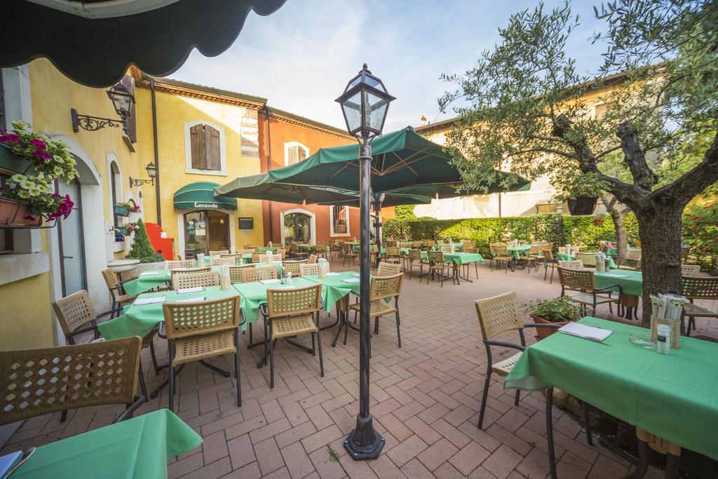 Hotel Antichi Cortili Dossobuono Bagian luar foto