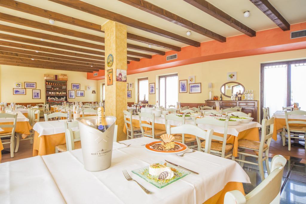 Hotel Antichi Cortili Dossobuono Bagian luar foto