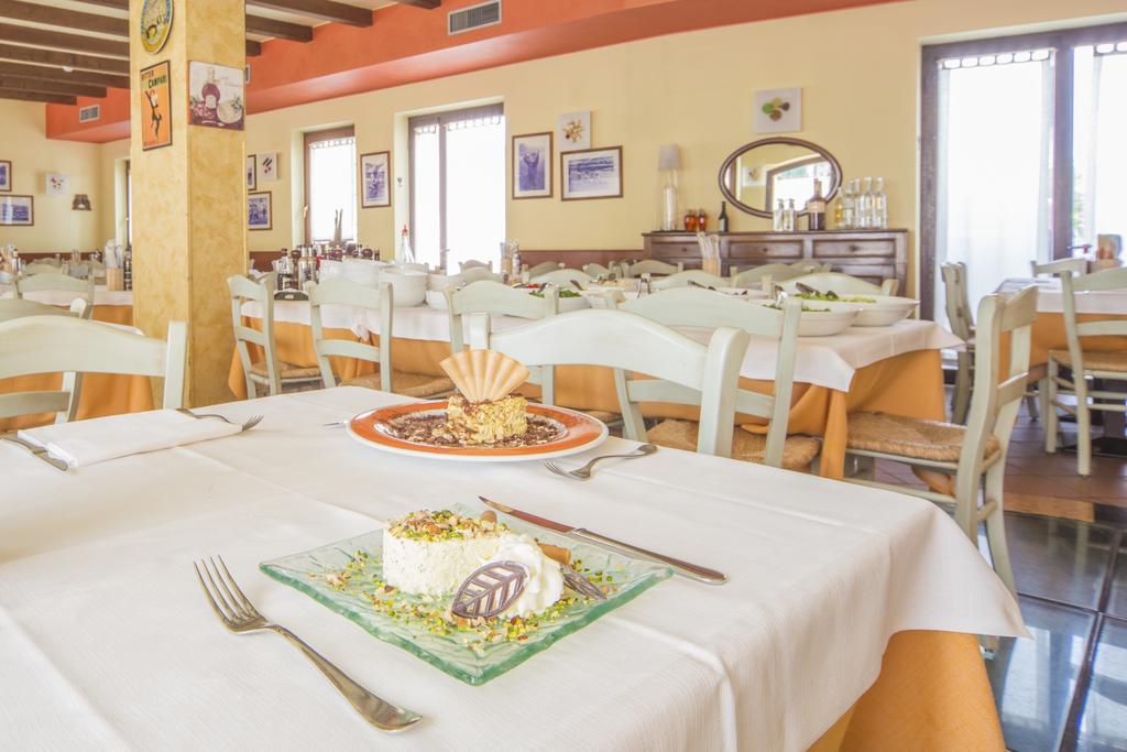 Hotel Antichi Cortili Dossobuono Bagian luar foto