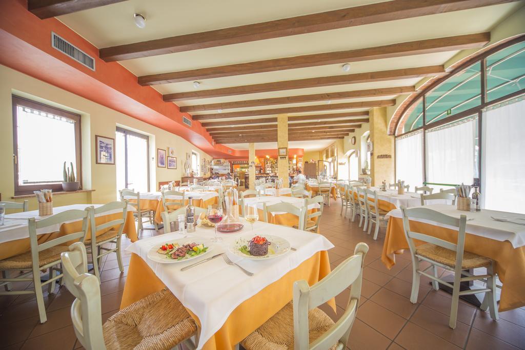 Hotel Antichi Cortili Dossobuono Bagian luar foto