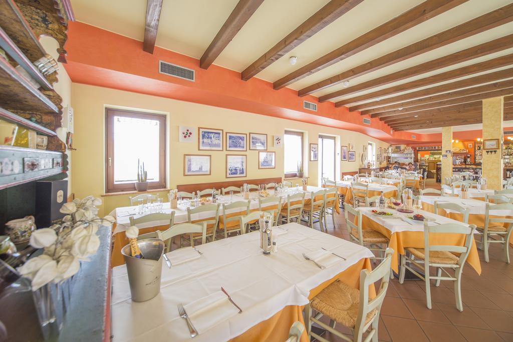 Hotel Antichi Cortili Dossobuono Bagian luar foto