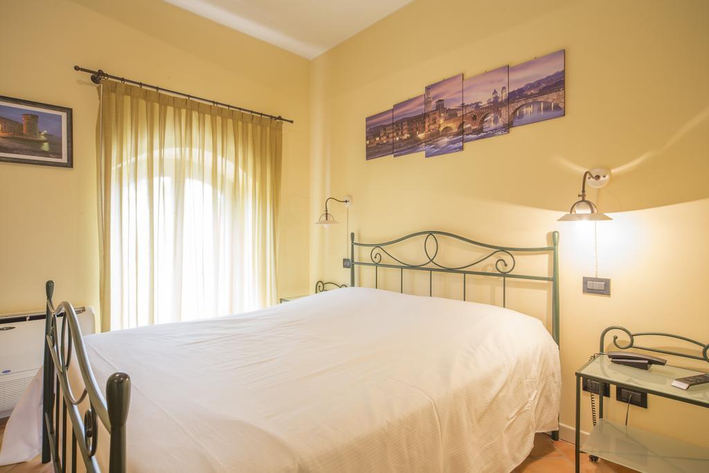 Hotel Antichi Cortili Dossobuono Ruang foto