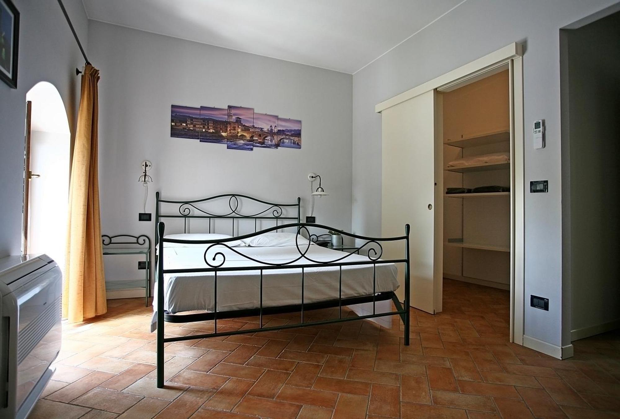 Hotel Antichi Cortili Dossobuono Bagian luar foto