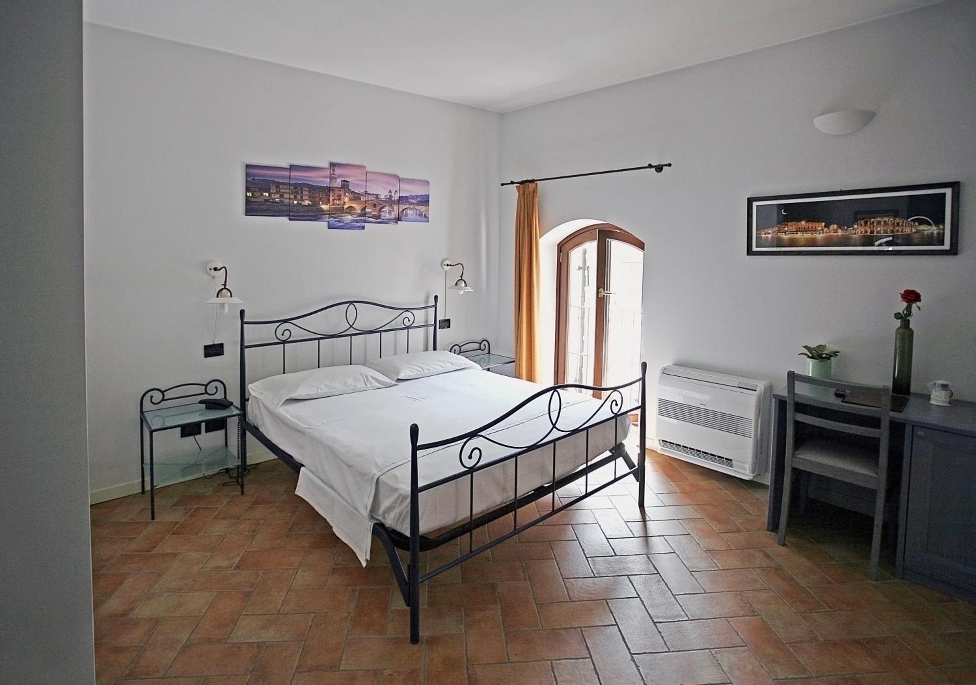 Hotel Antichi Cortili Dossobuono Bagian luar foto