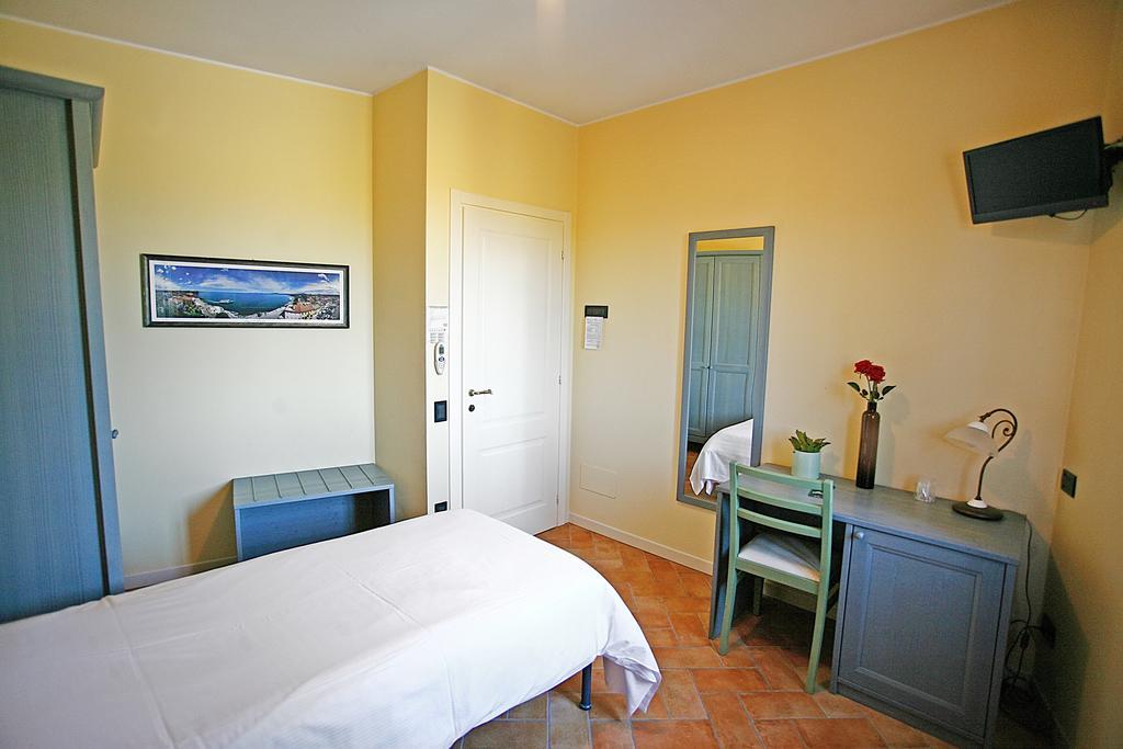 Hotel Antichi Cortili Dossobuono Bagian luar foto
