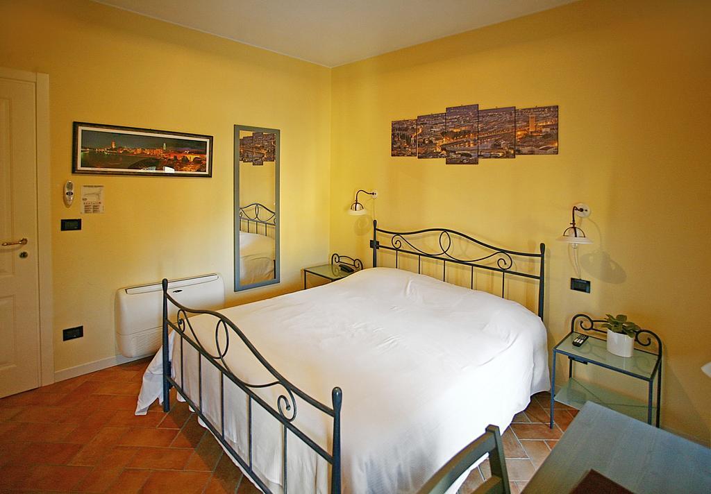 Hotel Antichi Cortili Dossobuono Bagian luar foto