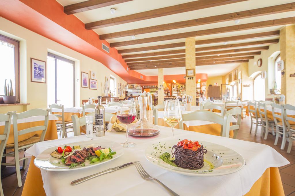 Hotel Antichi Cortili Dossobuono Bagian luar foto