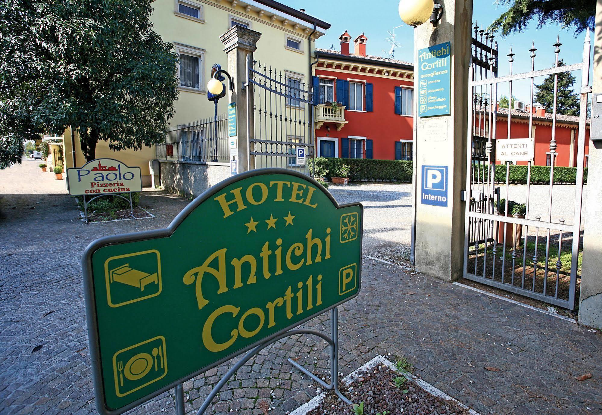 Hotel Antichi Cortili Dossobuono Bagian luar foto