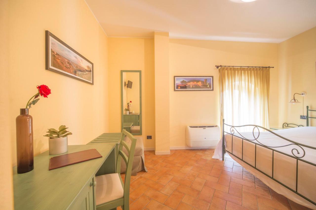 Hotel Antichi Cortili Dossobuono Bagian luar foto